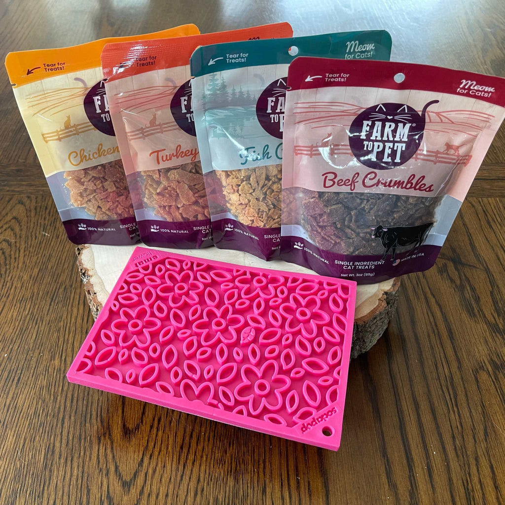 Chicken Crumbles Cat Treats made from single-ingredient human-grade chicken breast, grain-free and protein-rich