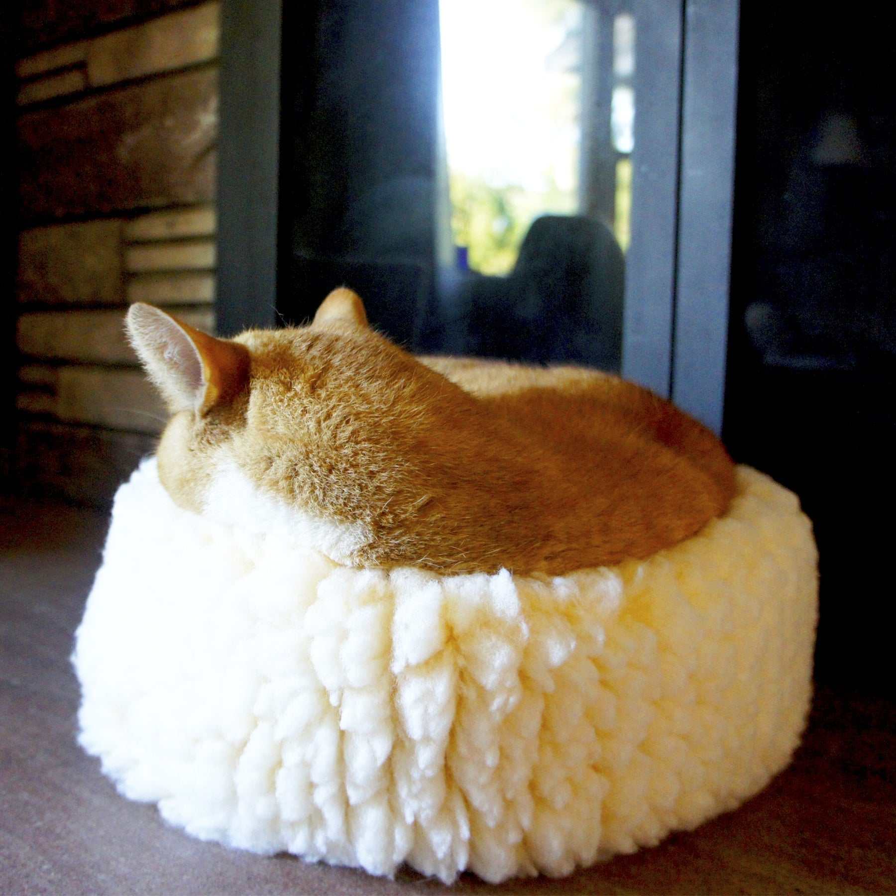 HuggleFleece® HuggleSnuggler™ Bed for cats and small dogs made with plush, durable, machine-washable fabric